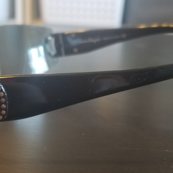 Salvatore Ferragamo sunglasses - Picture 4 of 6